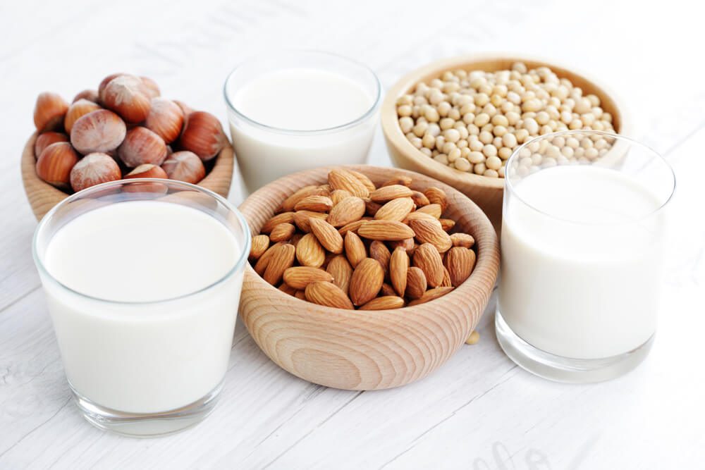 Benefits And Nutrients Of Oat Milk Vs. Almond Milk | MyWellnessSteps
